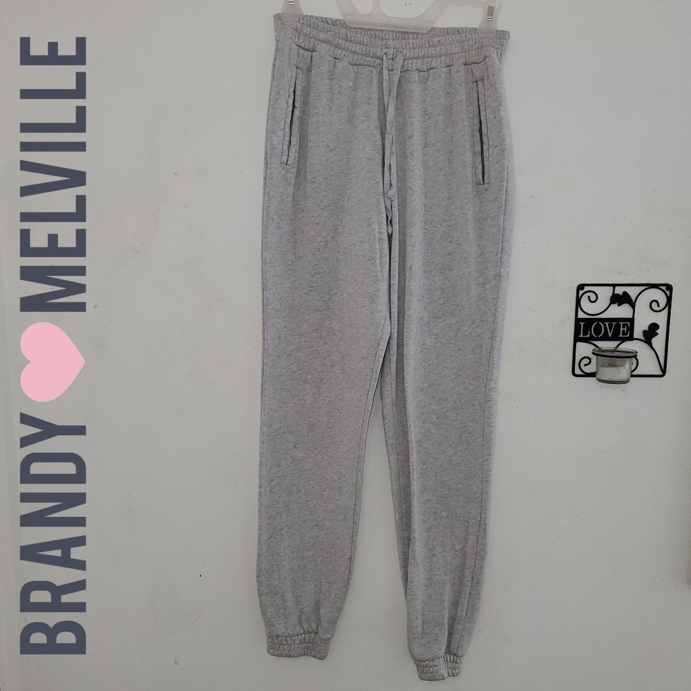 Brandy Melville Rosa Sweatpants Joggers in Heather Grey